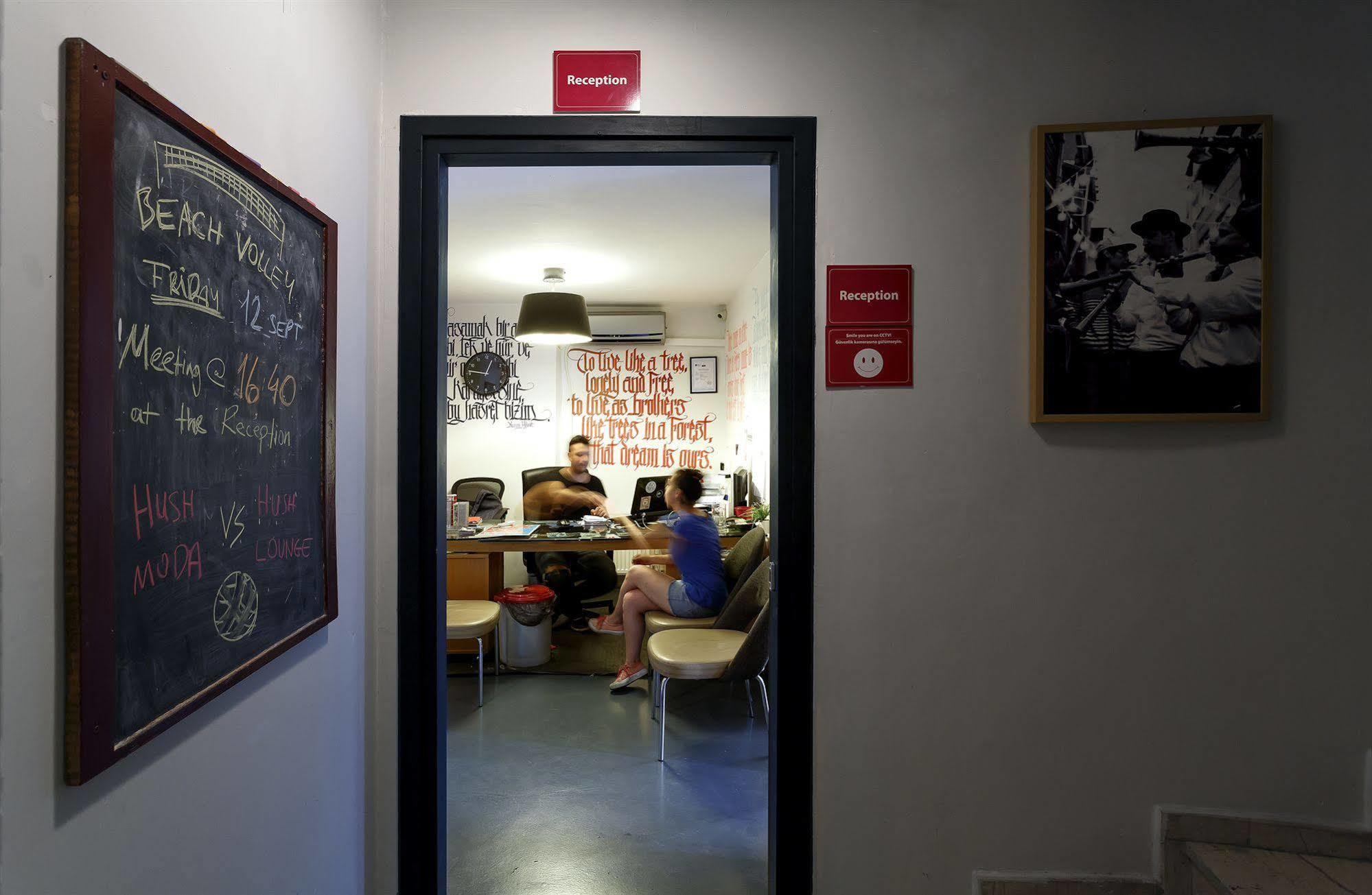 Hush Hostel Moda Istambul Exterior foto
